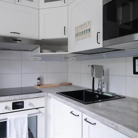 Quiet Two-room Near The Subway And The Sea هلسنكي