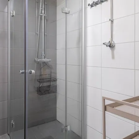 Quiet Two-room Near The Subway And The Sea