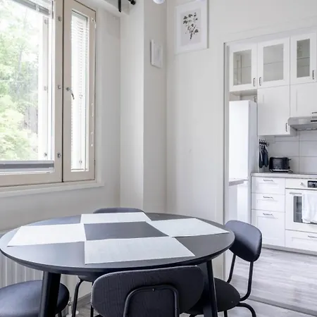 Quiet Two-room Near The Subway And The Sea Apartament