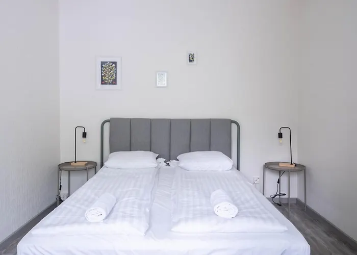 Quiet Two-room Near The Subway And The Sea アパート